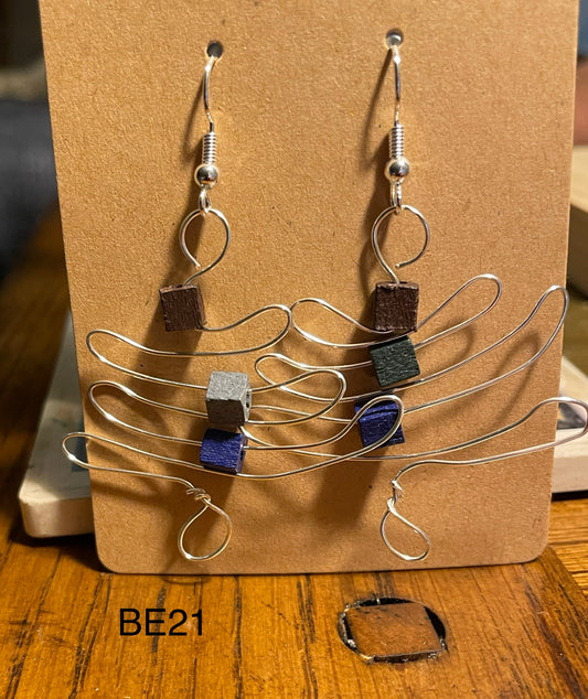Christmas tree w/wooden beads earrings BE21