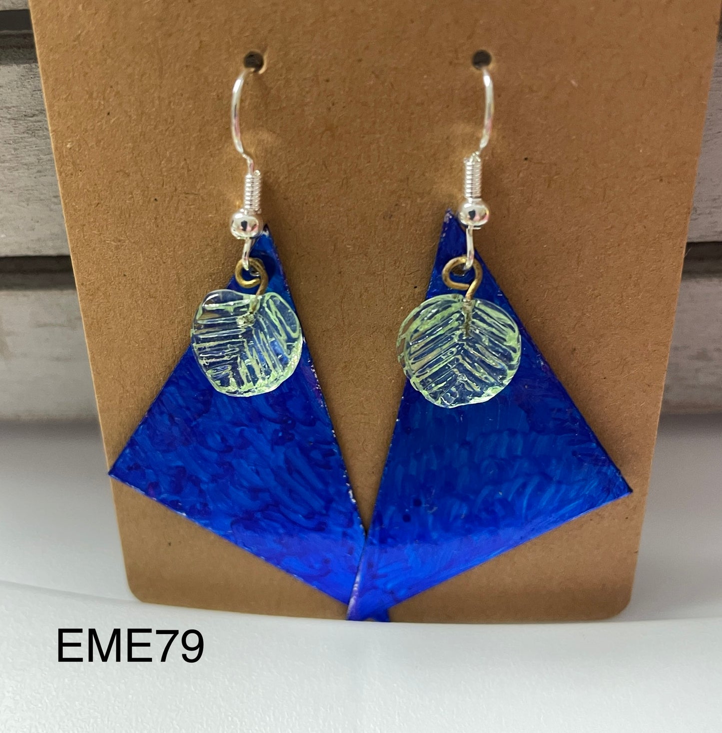 Triangle & glass leaf EME79