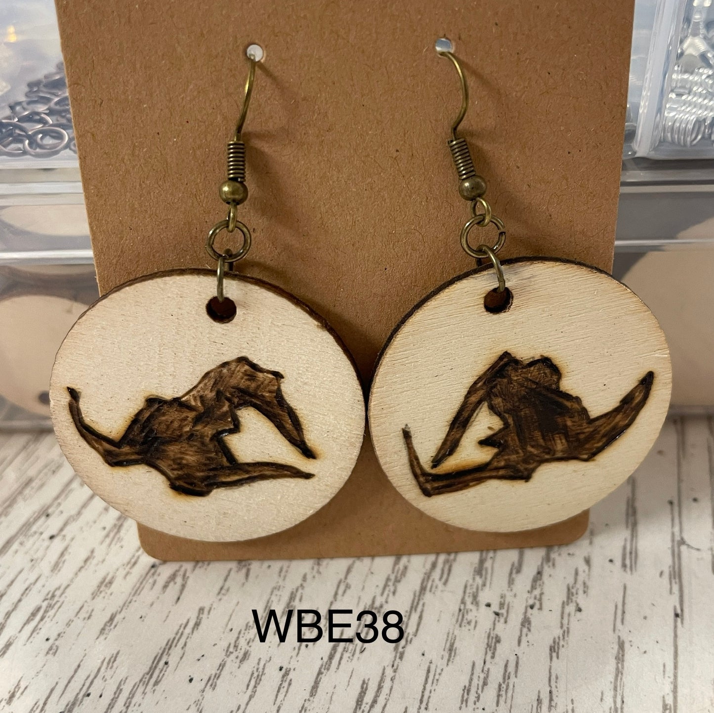 Wood burned witches hat earrings WBE38